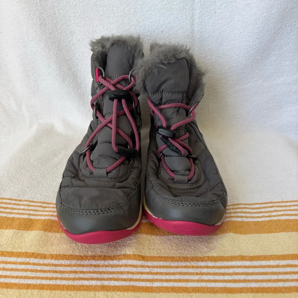 Sorel Women's Whitney short Gray and Pink Winter Boots - Picture 4 of 7